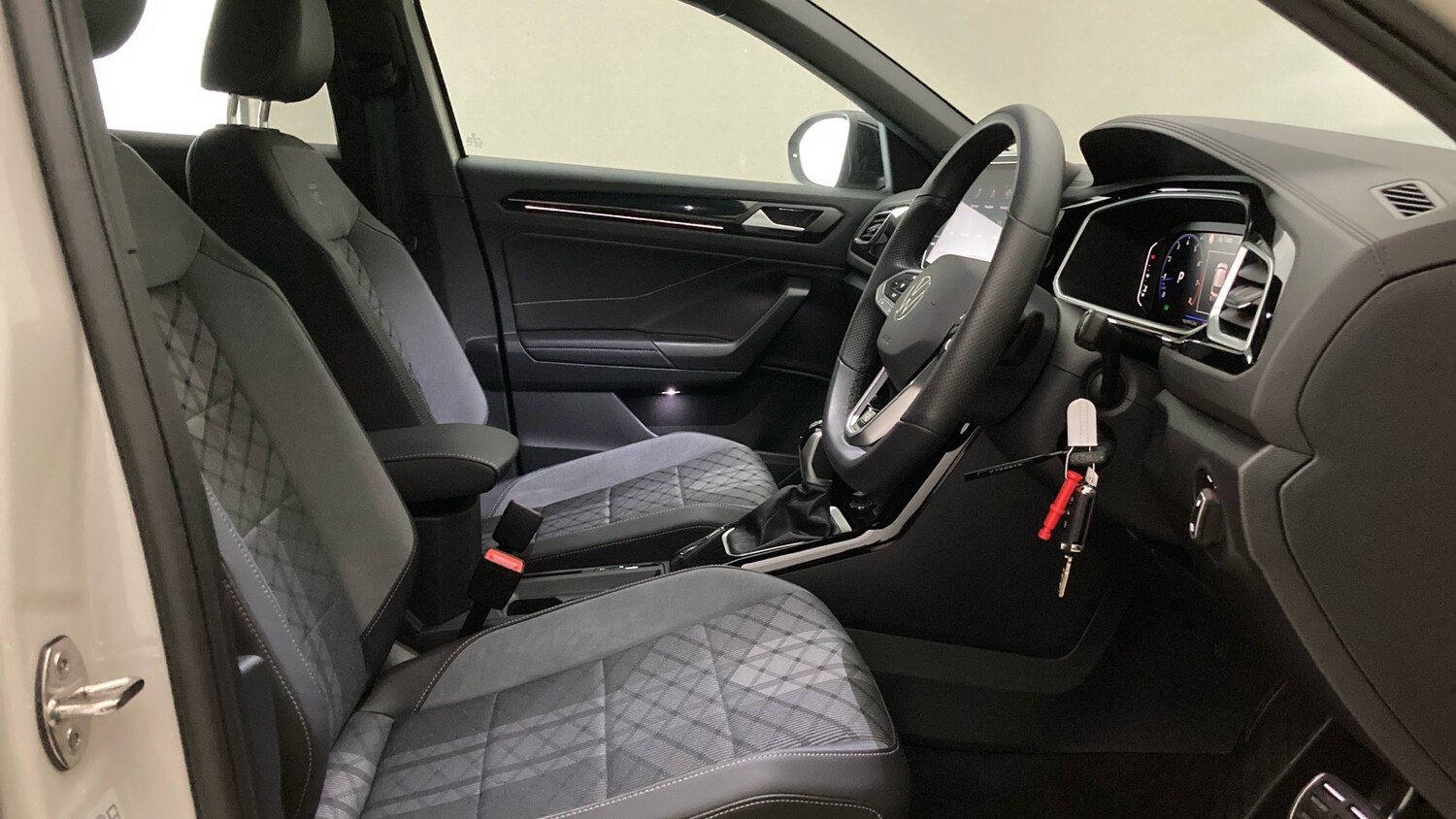 Used Volkswagen T-Roc 2025 for sale - 77431590: Photo 15