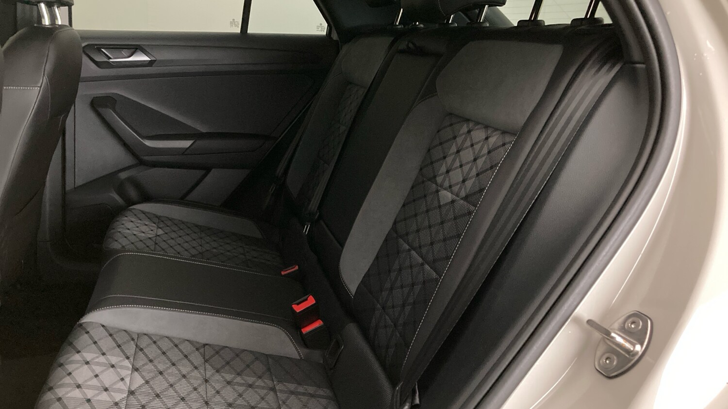 Used Volkswagen T-Roc 2025 for sale - 77431590: Photo 16