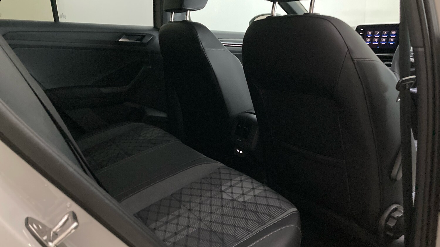 Used Volkswagen T-Roc 2025 for sale - 77431590: Photo 32