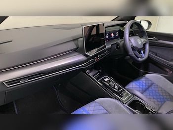 Used Volkswagen Golf 2025 for sale - 77151029: Photo