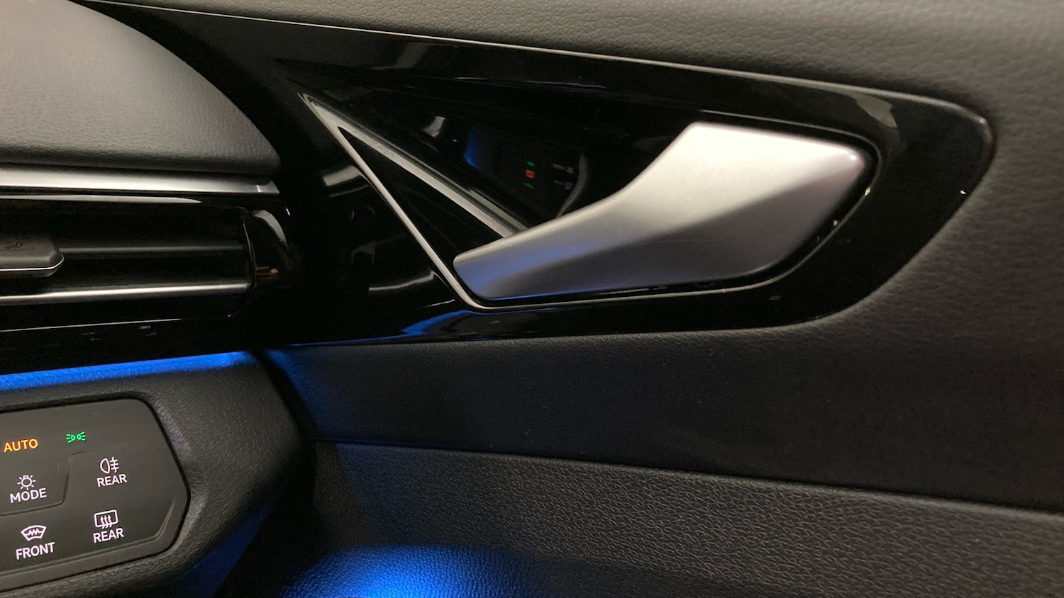 Used Volkswagen ID.4 2022 for sale - 76508017: Photo 32