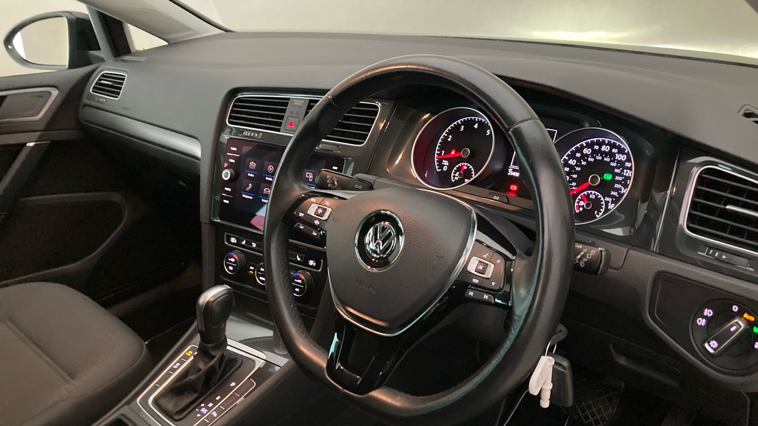 Used Volkswagen Golf 2020 for sale - 77996925: Photo 6