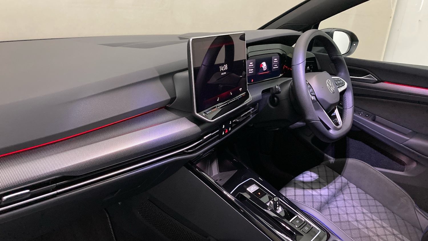 Used Volkswagen Golf 2025 for sale - 77900876: Photo 2