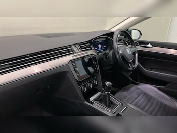 Used Volkswagen Passat 2018 for sale - 78324216: Photo