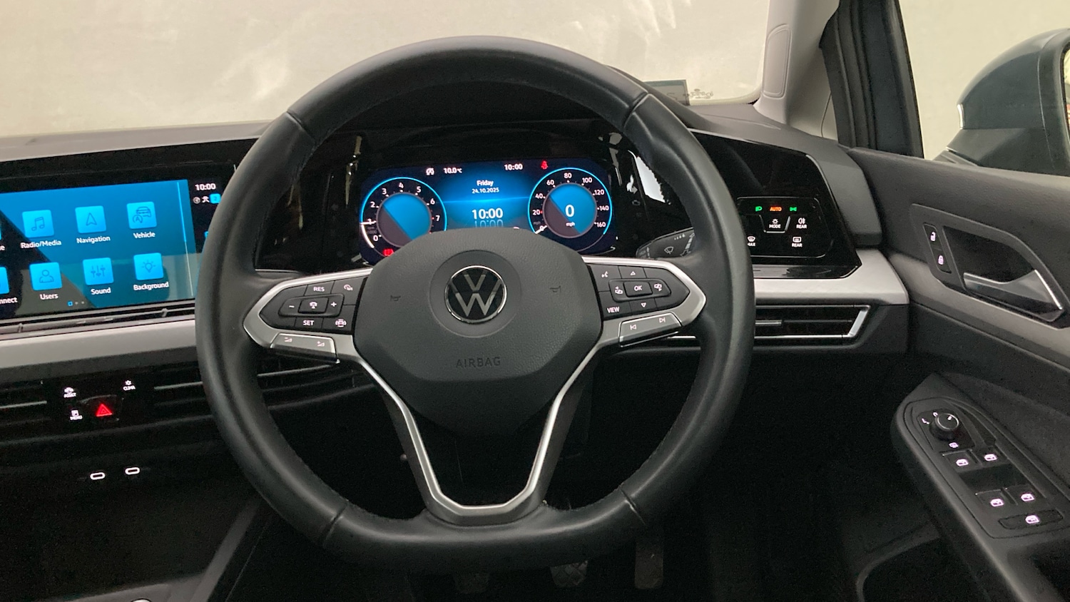 Used Volkswagen Golf 2023 for sale - 76382539: Photo 10