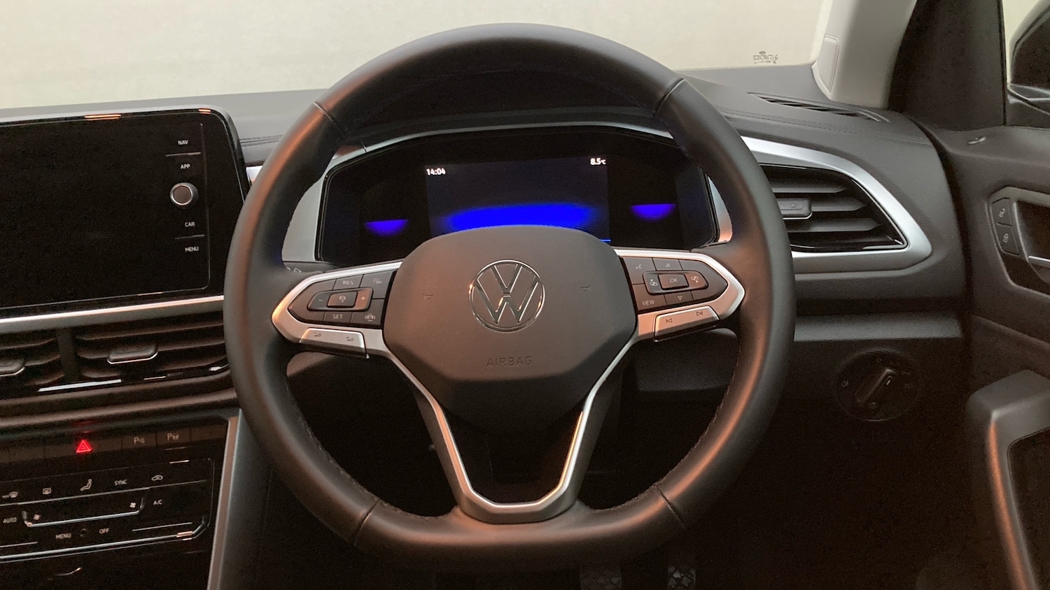 Used Volkswagen T-Roc 2025 for sale - 76863717: Photo 10