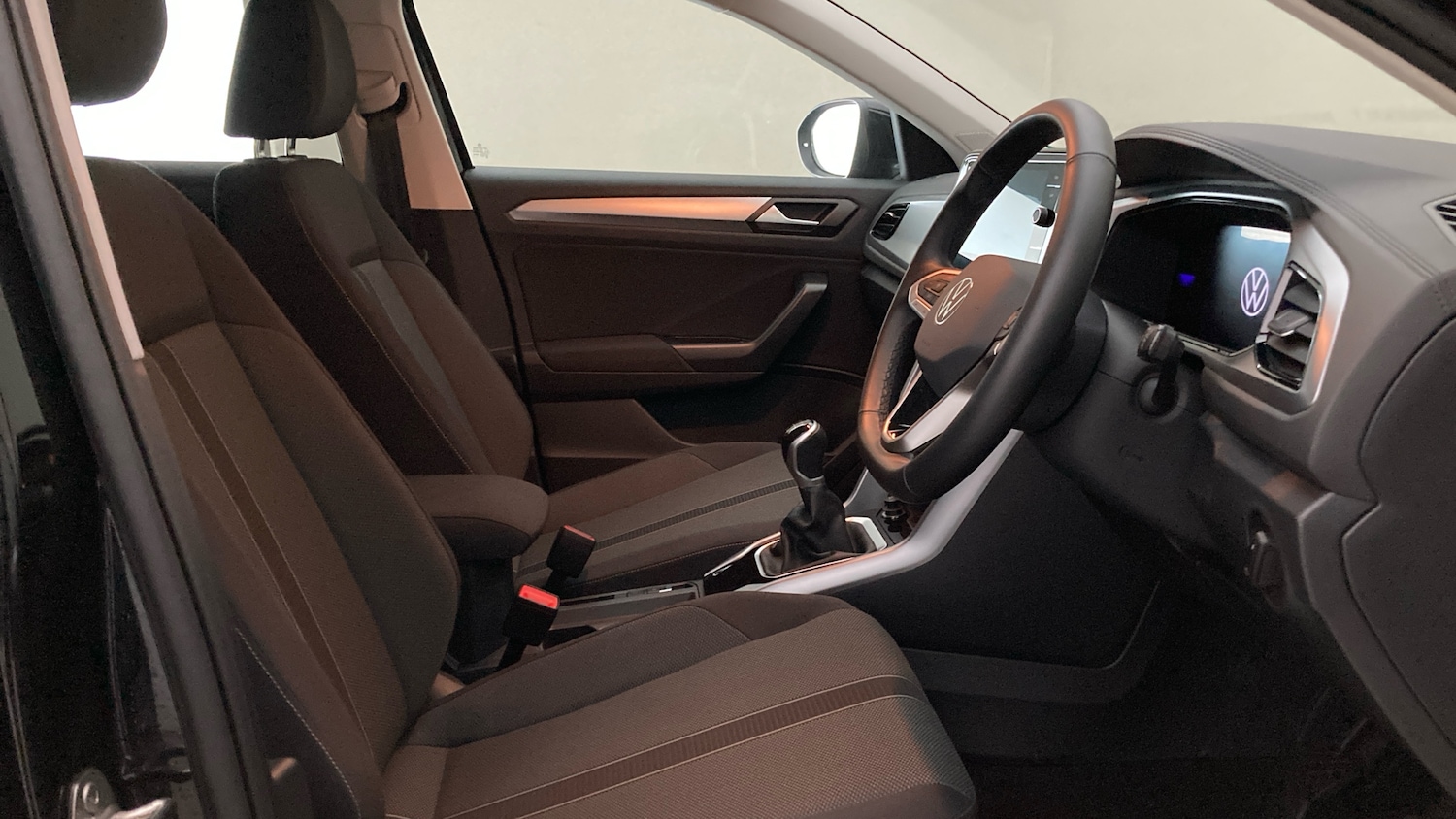 Used Volkswagen T-Roc 2025 for sale - 76863717: Photo 15