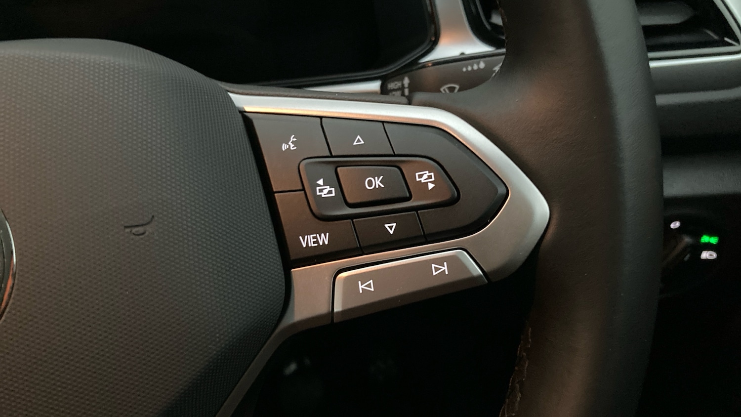 Used Volkswagen T-Roc 2025 for sale - 76863717: Photo 18