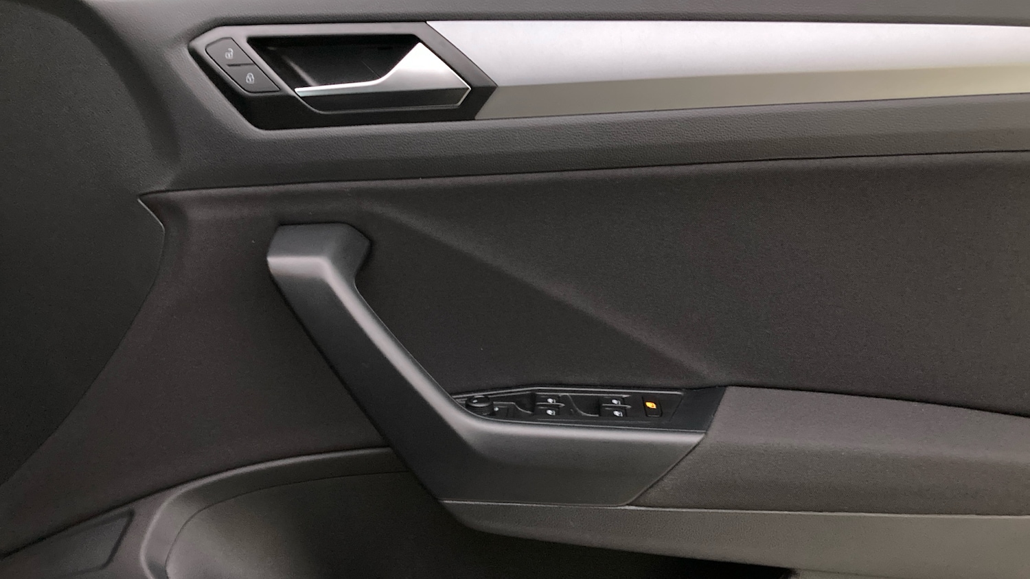 Used Volkswagen T-Roc 2025 for sale - 76863717: Photo 19