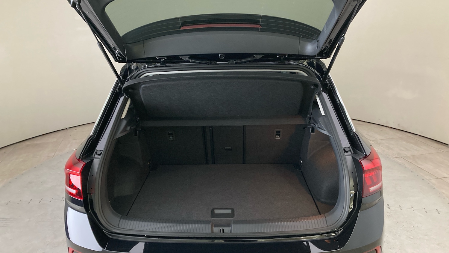 Used Volkswagen T-Roc 2025 for sale - 76863717: Photo 20