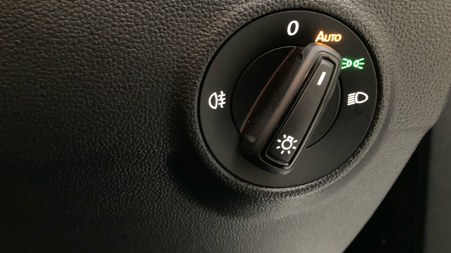 Used Volkswagen T-Roc 2025 for sale - 76863717: Photo 30