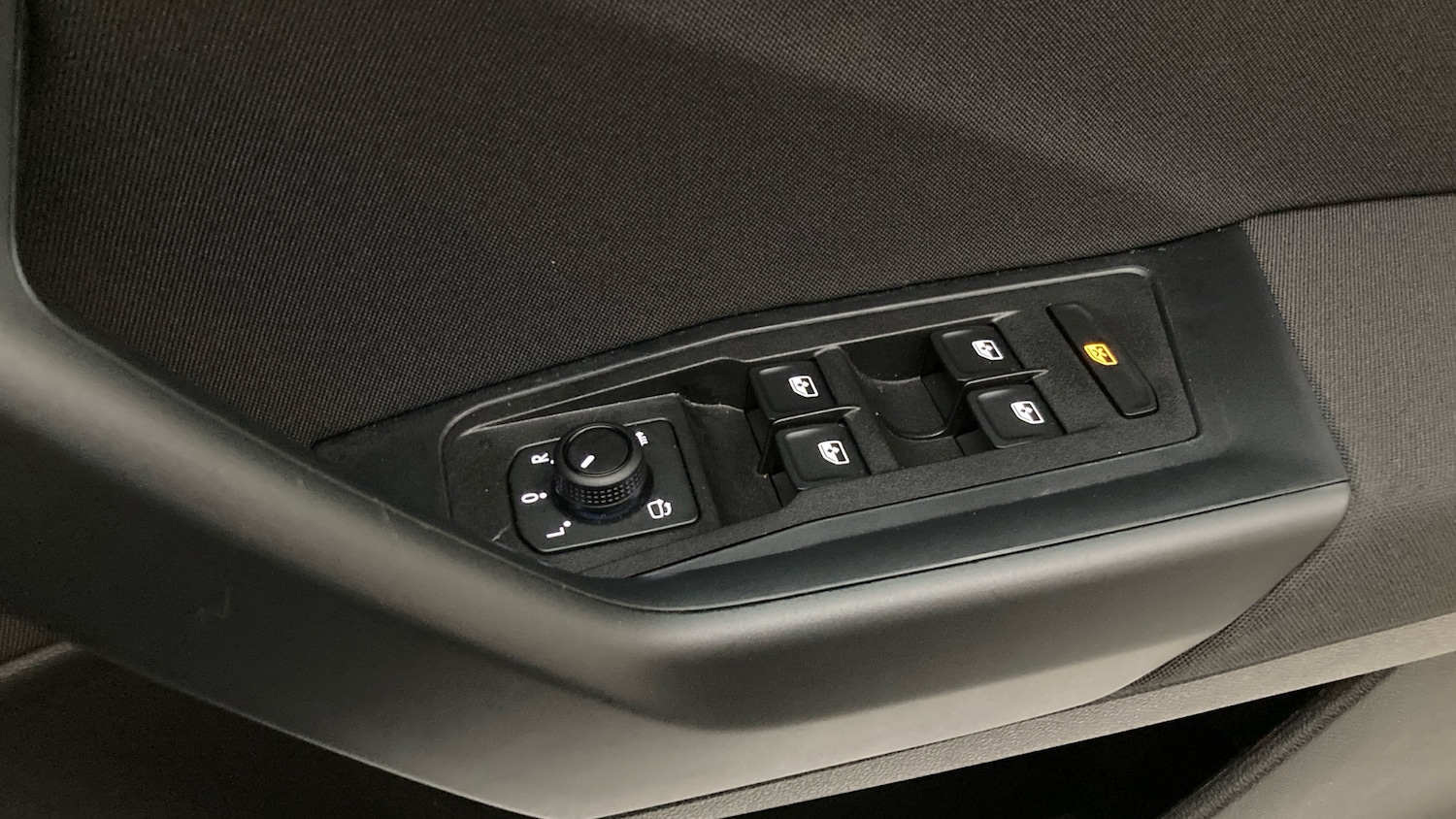 Used Volkswagen T-Roc 2025 for sale - 76863717: Photo 31