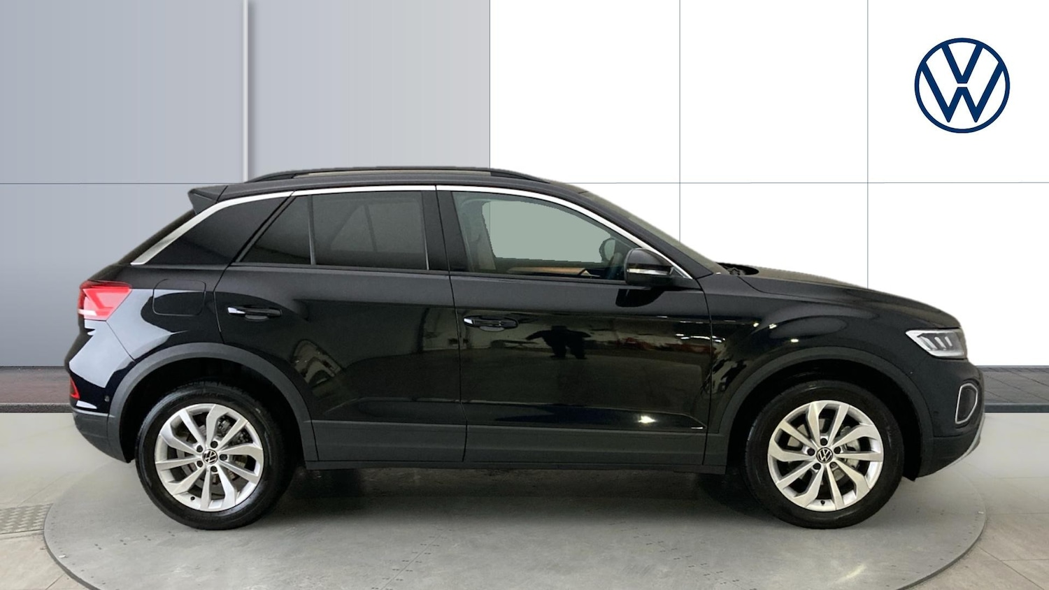 Used Volkswagen T-Roc 2025 for sale - 76863717: Photo 4