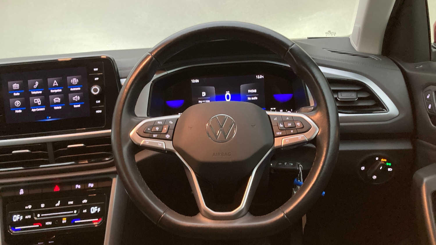 Used Volkswagen T-Roc 2022 for sale - 76694178: Photo 10