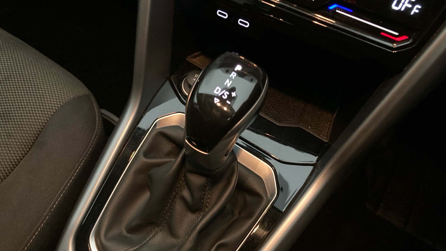 Used Volkswagen T-Roc 2022 for sale - 76694178: Photo 14