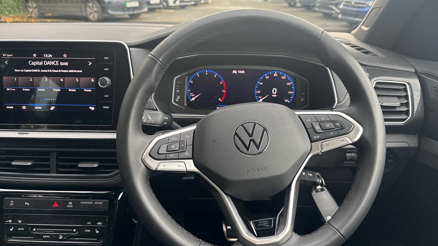 Used Volkswagen T-Cross 2025 for sale - 77323815: Photo 10