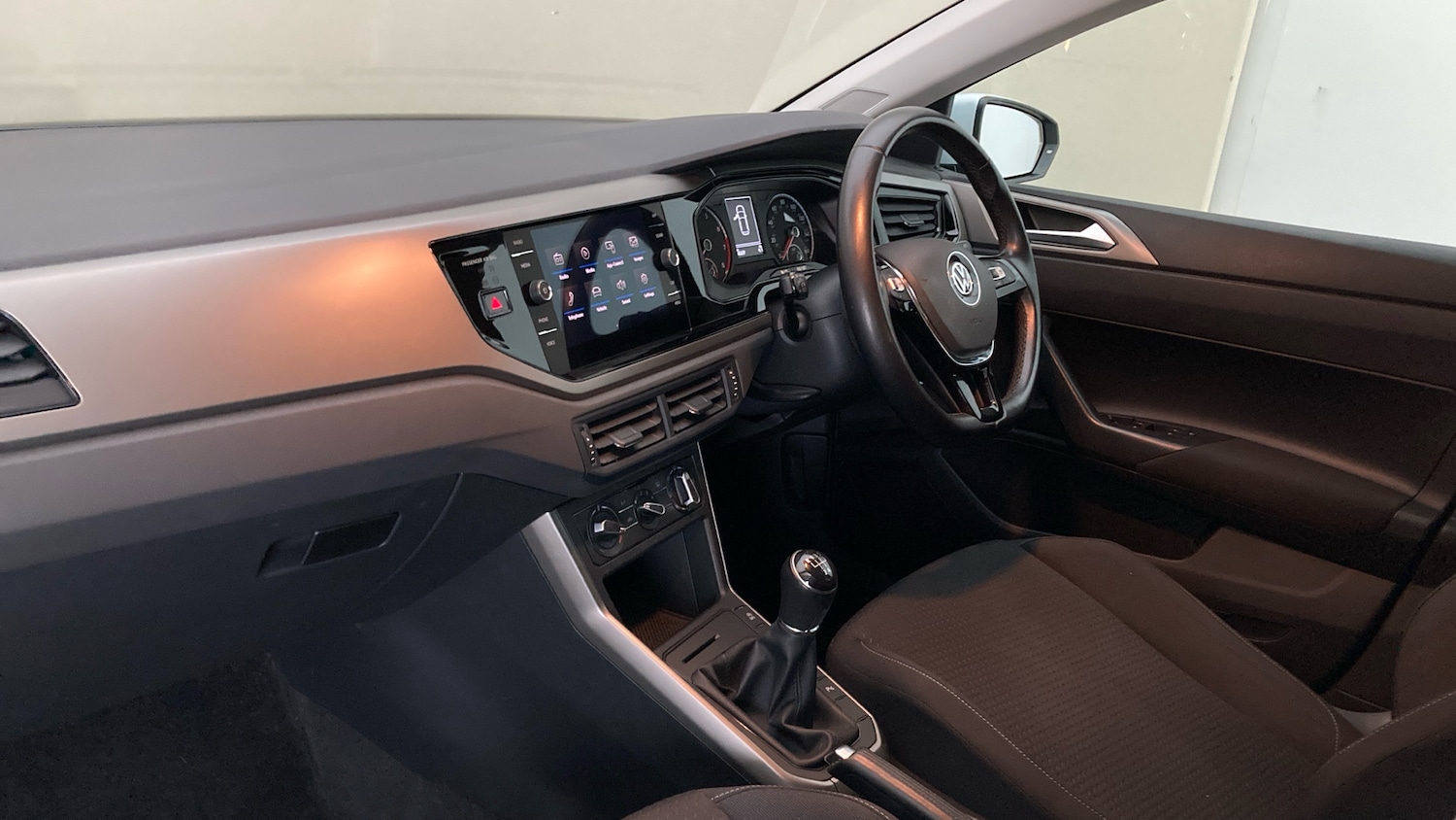 Used Volkswagen Polo 2020 for sale - 76384215: Photo 2