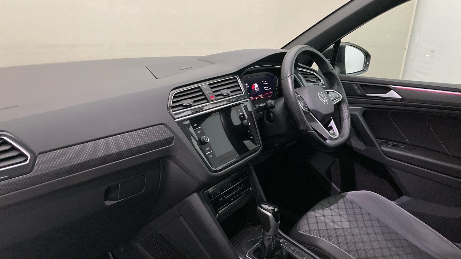 Used Volkswagen Tiguan 2022 for sale - 78152901: Photo 2