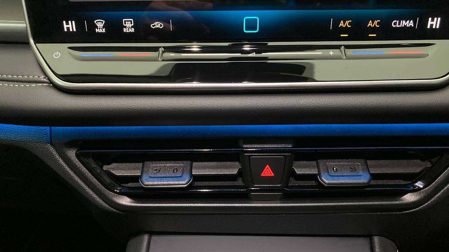 Used Volkswagen Touran 2025 for sale - 77652947: Photo 13