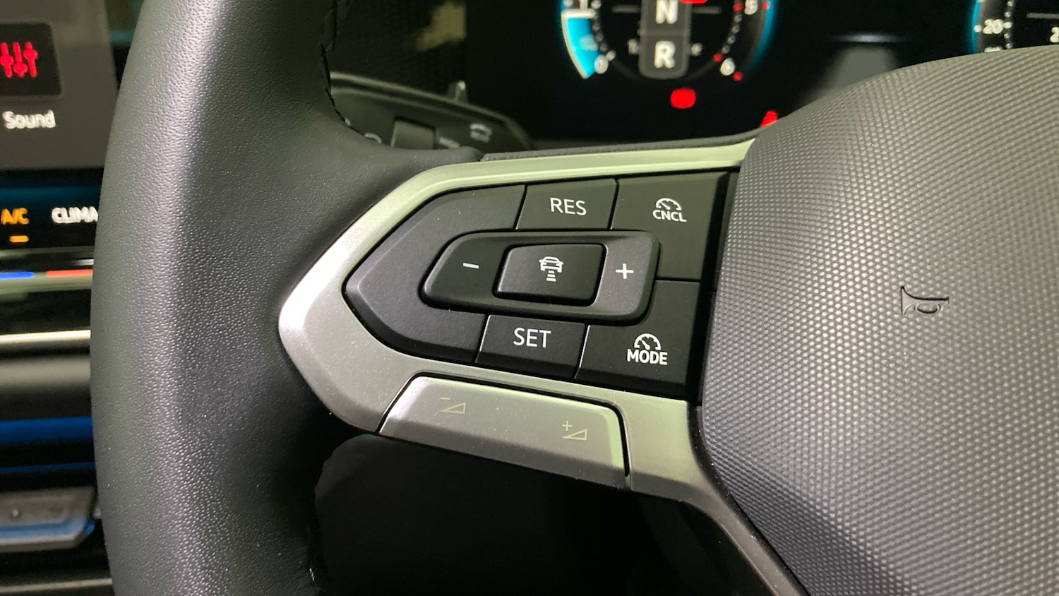 Used Volkswagen Touran 2025 for sale - 77652947: Photo 17