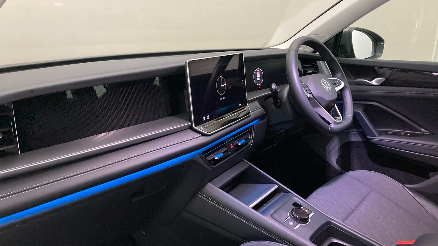 Used Volkswagen Touran 2025 for sale - 77652947: Photo 2