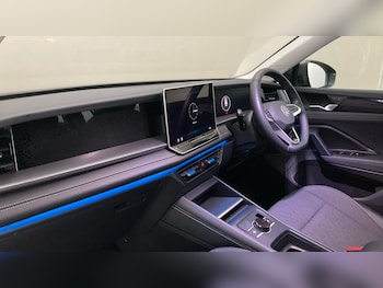 Used Volkswagen Touran 2025 for sale - 77652947: Photo