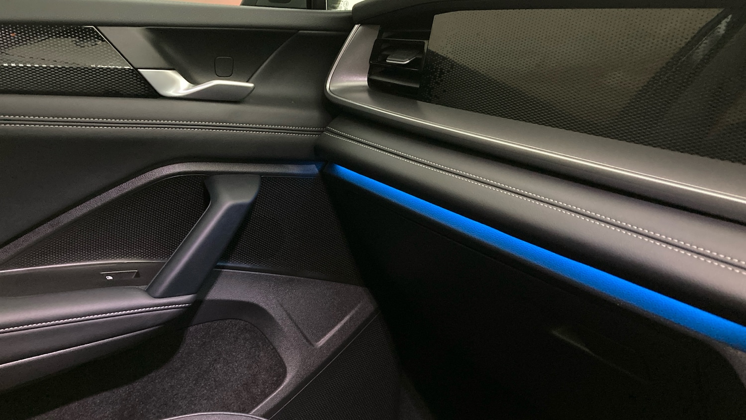 Used Volkswagen Touran 2025 for sale - 77652947: Photo 31