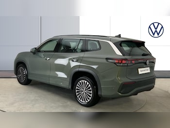 Used Volkswagen Touran 2025 for sale - 77652947: Photo