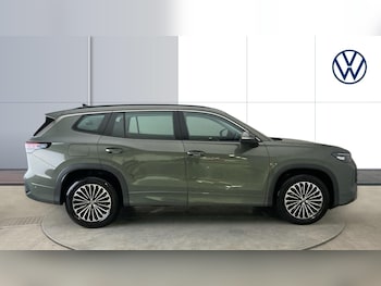 Used Volkswagen Touran 2025 for sale - 77652947: Photo