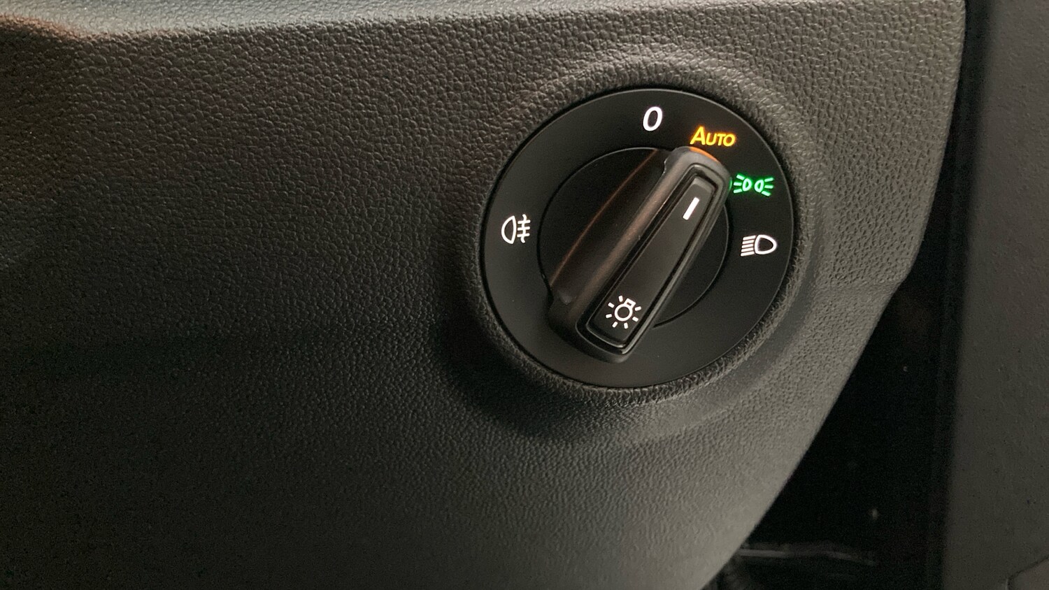 Used Volkswagen T-Roc 2025 for sale - 76234579: Photo 30