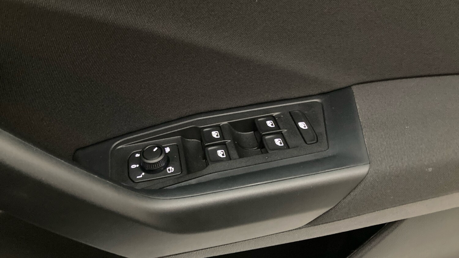 Used Volkswagen T-Roc 2025 for sale - 76234579: Photo 31