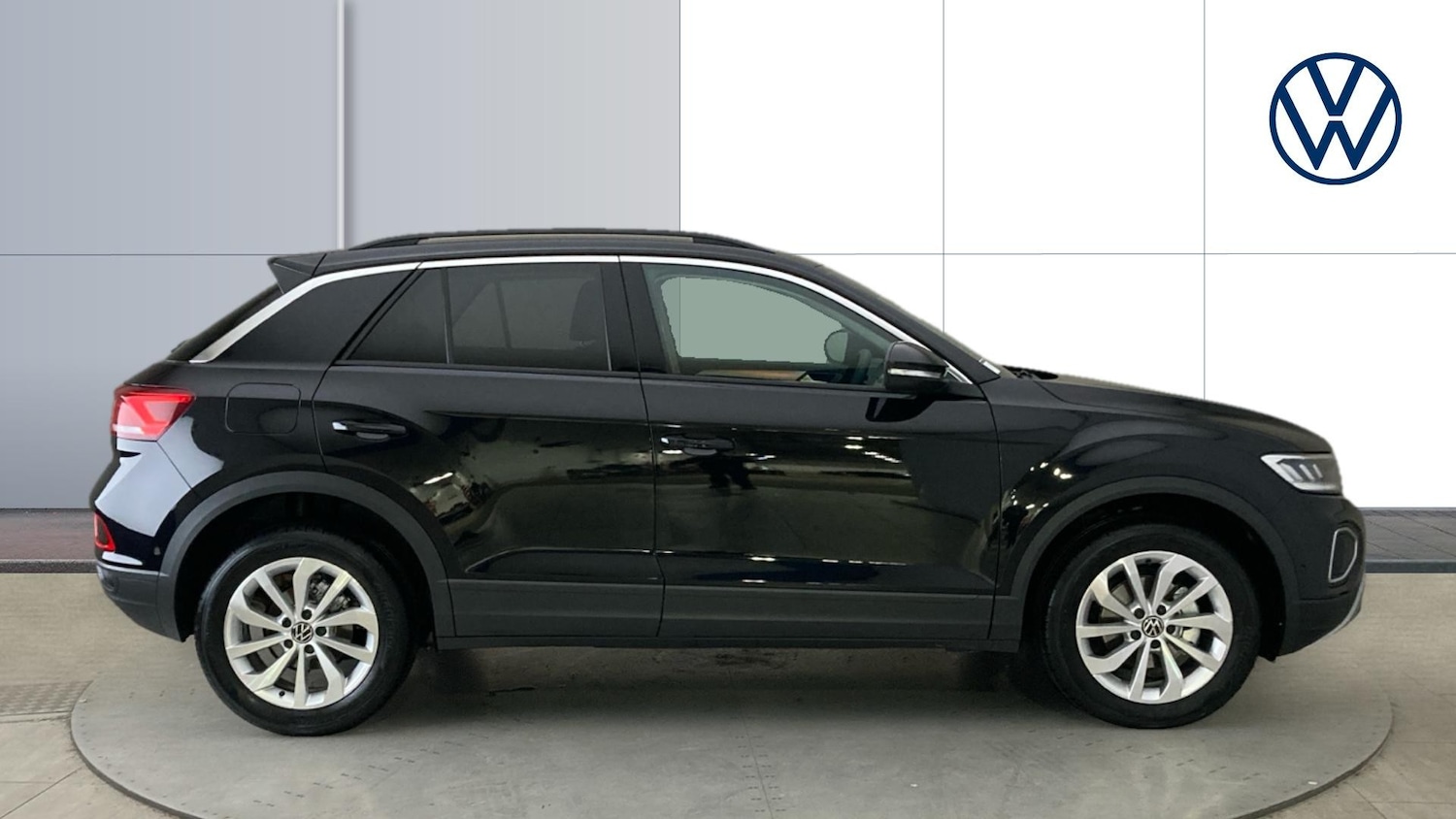Used Volkswagen T-Roc 2025 for sale - 76234579: Photo 4