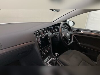 Used Volkswagen Golf 2018 for sale - 78870415: Photo