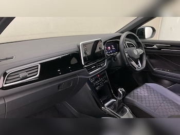 Used Volkswagen T-Roc 2023 for sale - 75788653: Photo