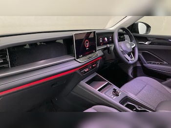 Used Volkswagen Touran 2025 for sale - 77974438: Photo