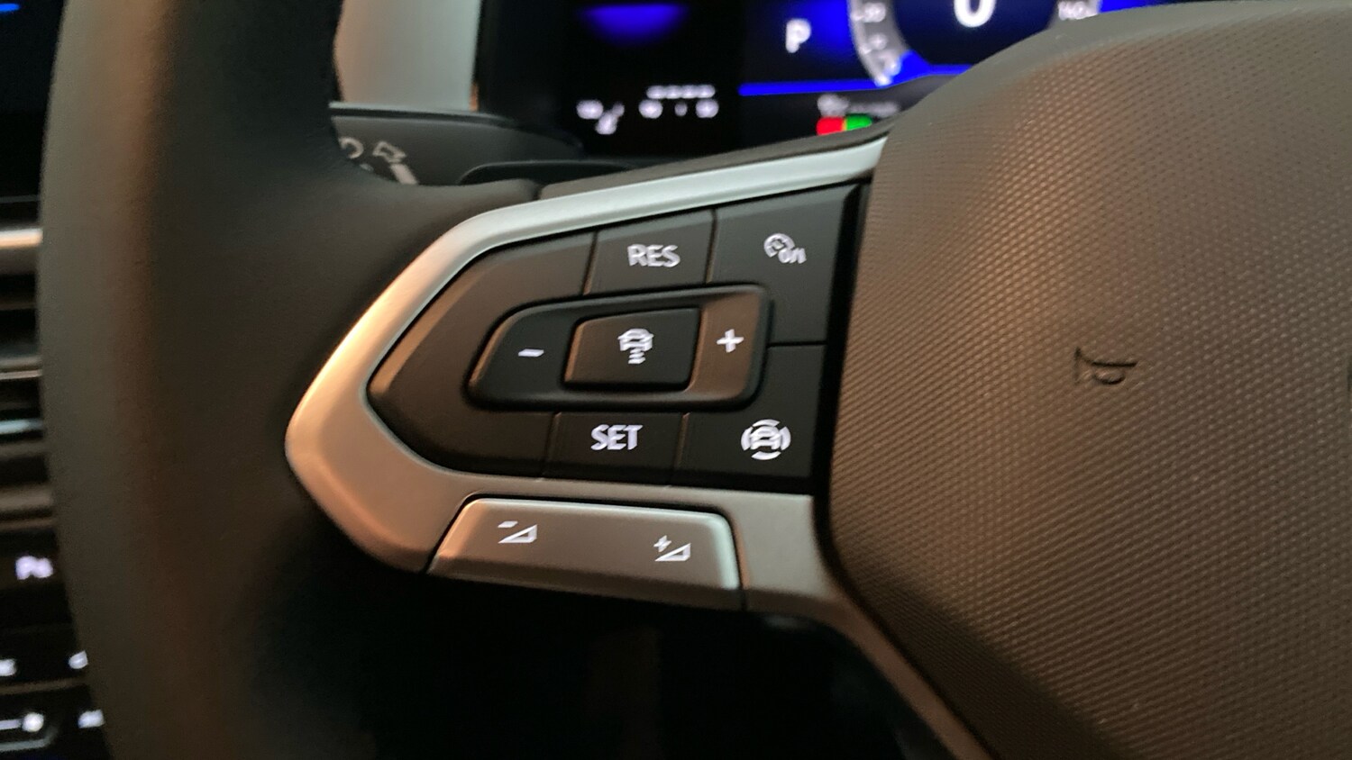 Used Volkswagen T-Roc 2025 for sale - 76796784: Photo 17