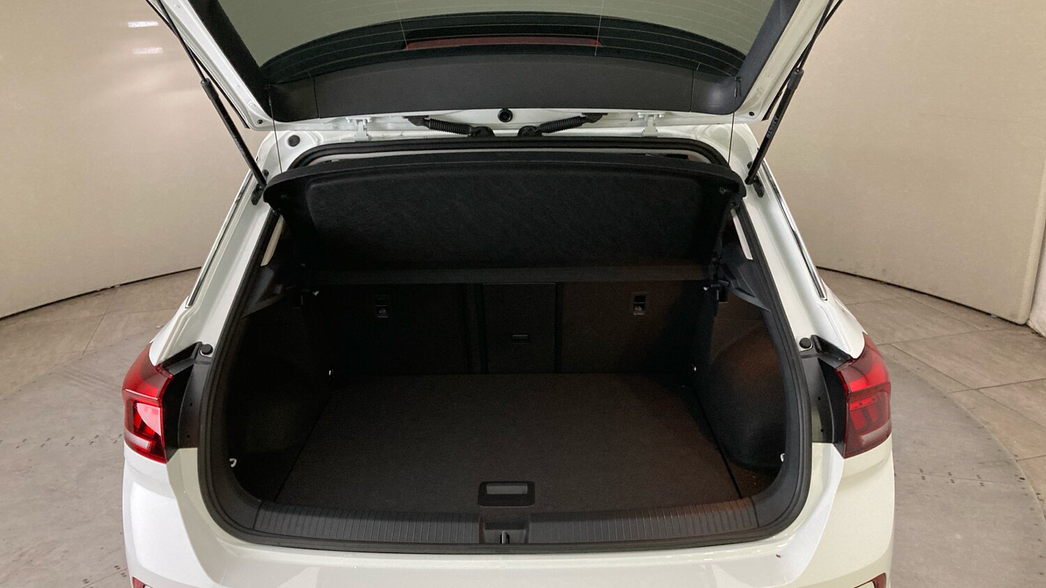 Used Volkswagen T-Roc 2025 for sale - 76796784: Photo 20