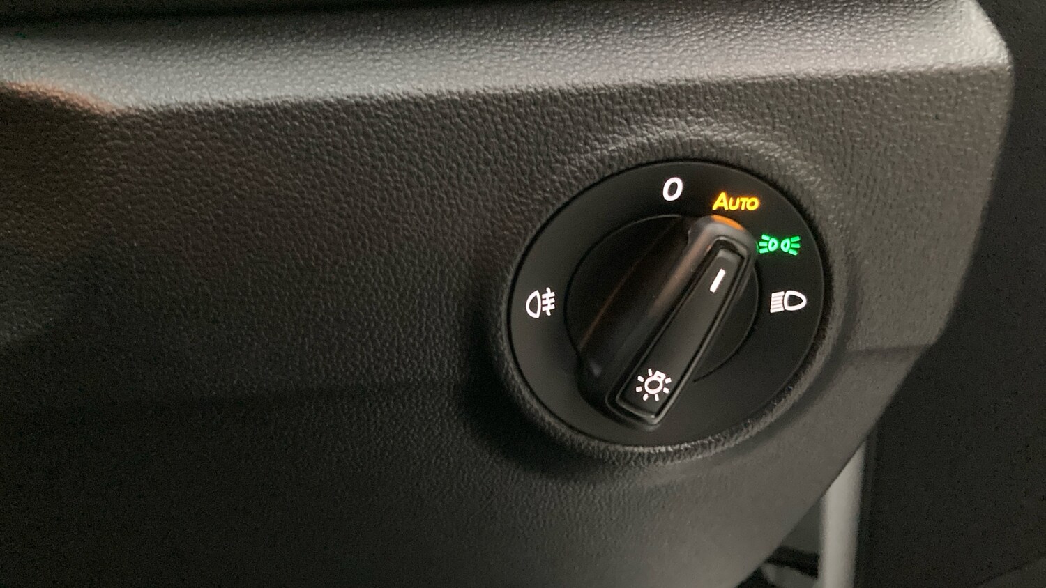 Used Volkswagen T-Roc 2025 for sale - 76796784: Photo 30