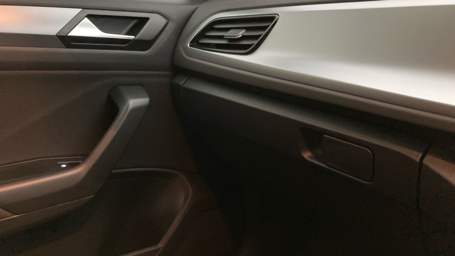 Used Volkswagen T-Roc 2025 for sale - 76796784: Photo 35