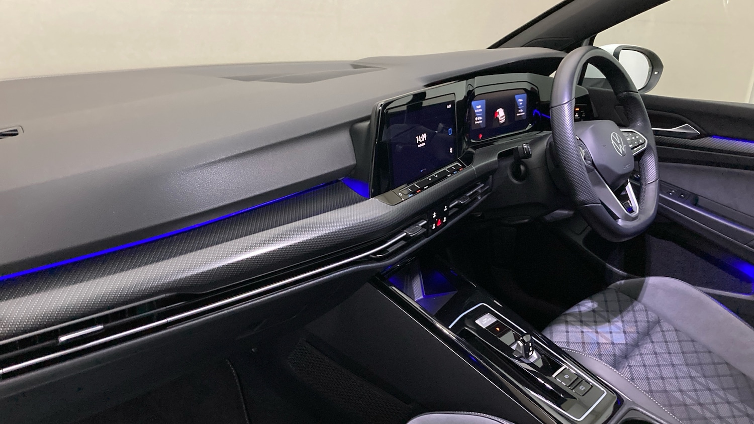 Used Volkswagen Golf 2024 for sale - 77901448: Photo 2