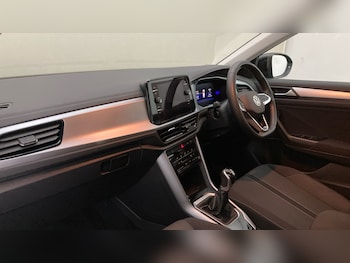Used Volkswagen T-Roc 2024 for sale - 78820389: Photo