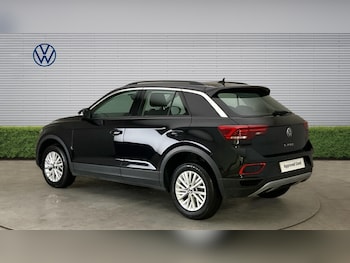 Used Volkswagen T-Roc 2024 for sale - 78820389: Photo