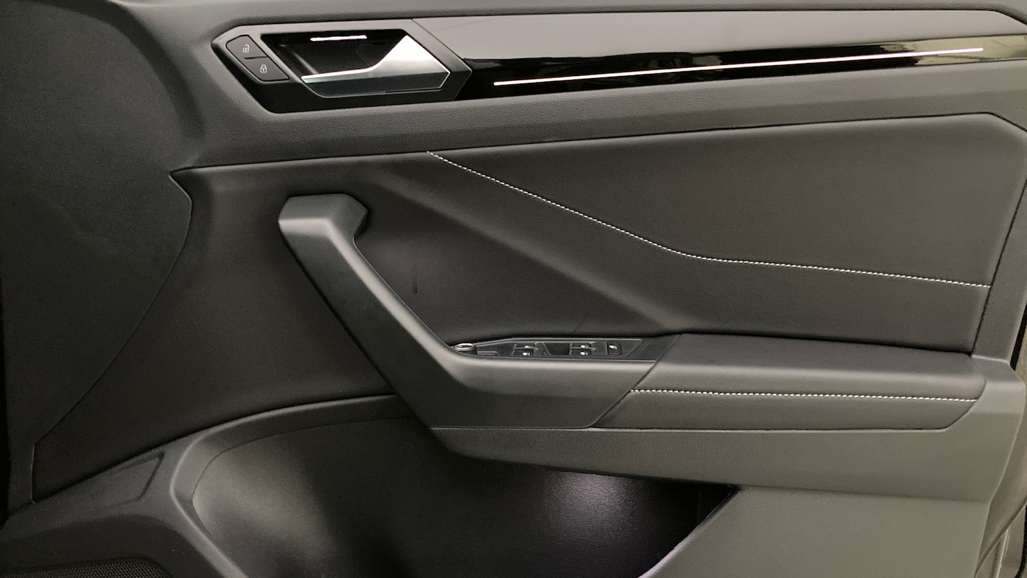 Used Volkswagen T-Roc 2025 for sale - 76554861: Photo 19