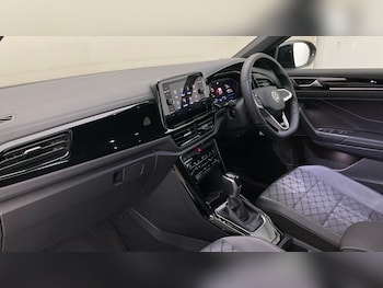 Used Volkswagen T-Roc 2025 for sale - 76554861: Photo