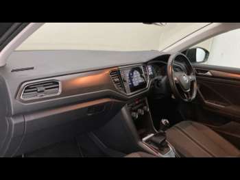 Used Volkswagen T-Roc 2019 for sale - 75203390: Photo