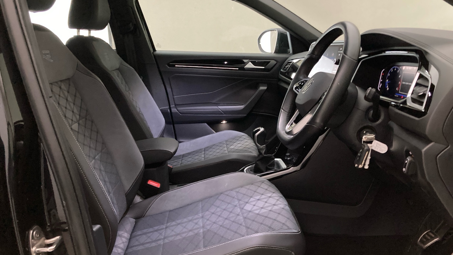 Used Volkswagen T-Roc 2022 for sale - 76734340: Photo 15