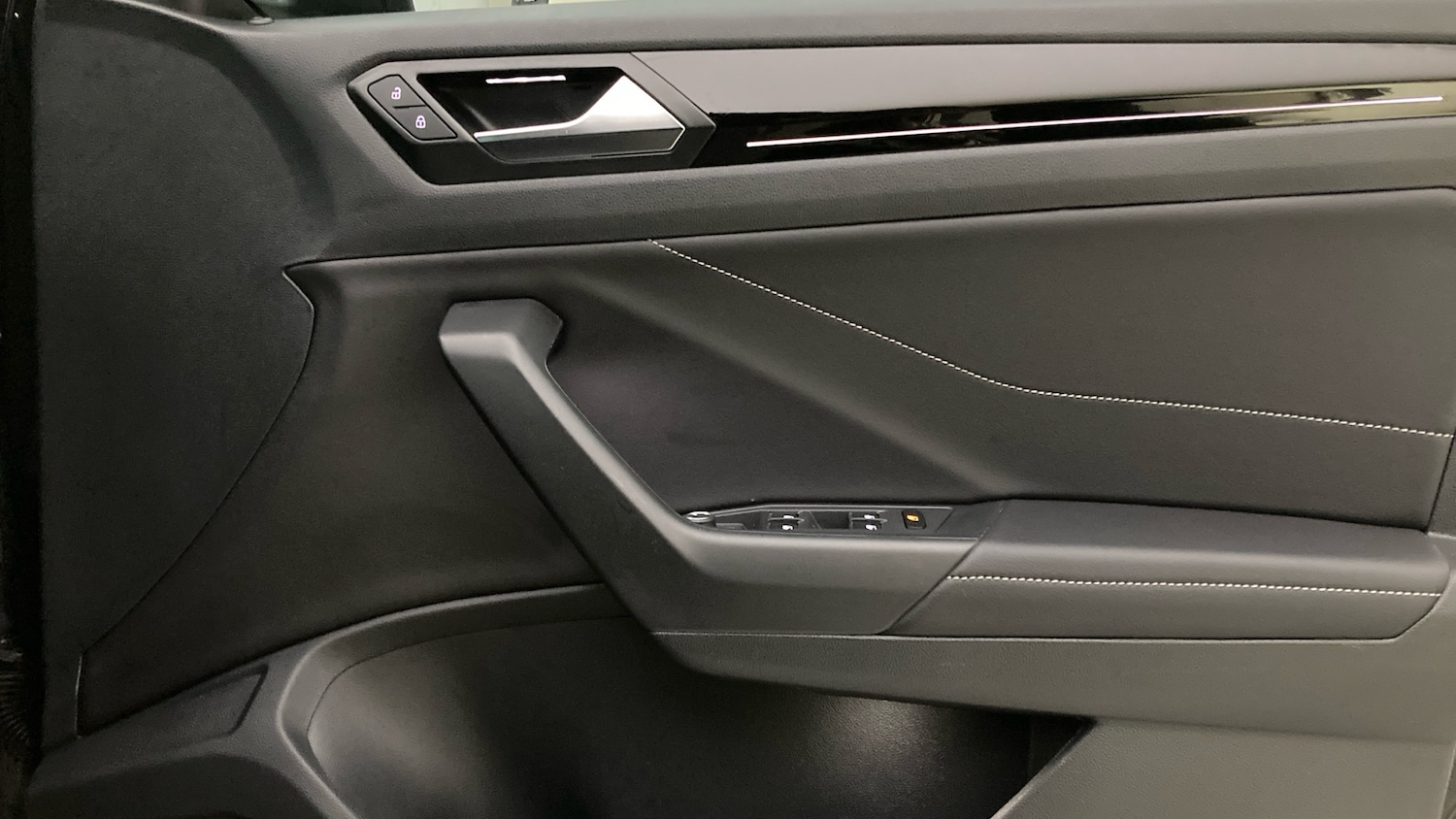 Used Volkswagen T-Roc 2022 for sale - 76734340: Photo 19