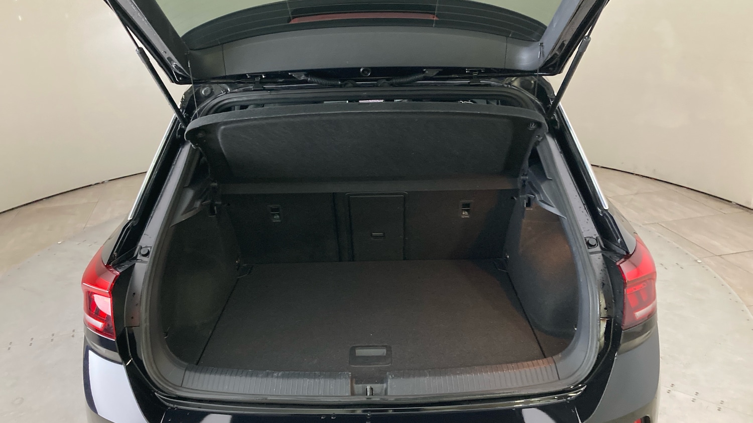 Used Volkswagen T-Roc 2022 for sale - 76734340: Photo 20