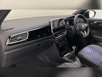 Used Volkswagen T-Roc 2022 for sale - 76734340: Photo