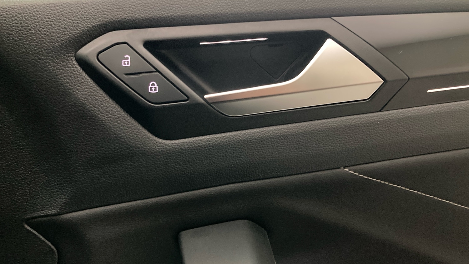 Used Volkswagen T-Roc 2022 for sale - 76734340: Photo 32